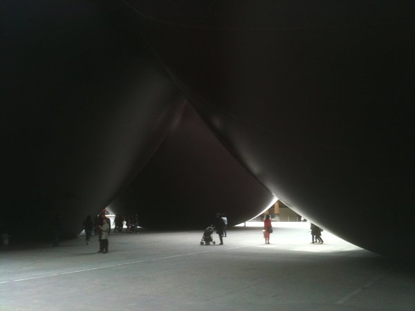 Anish Kapoor, Leviathan, Monumenta 2011